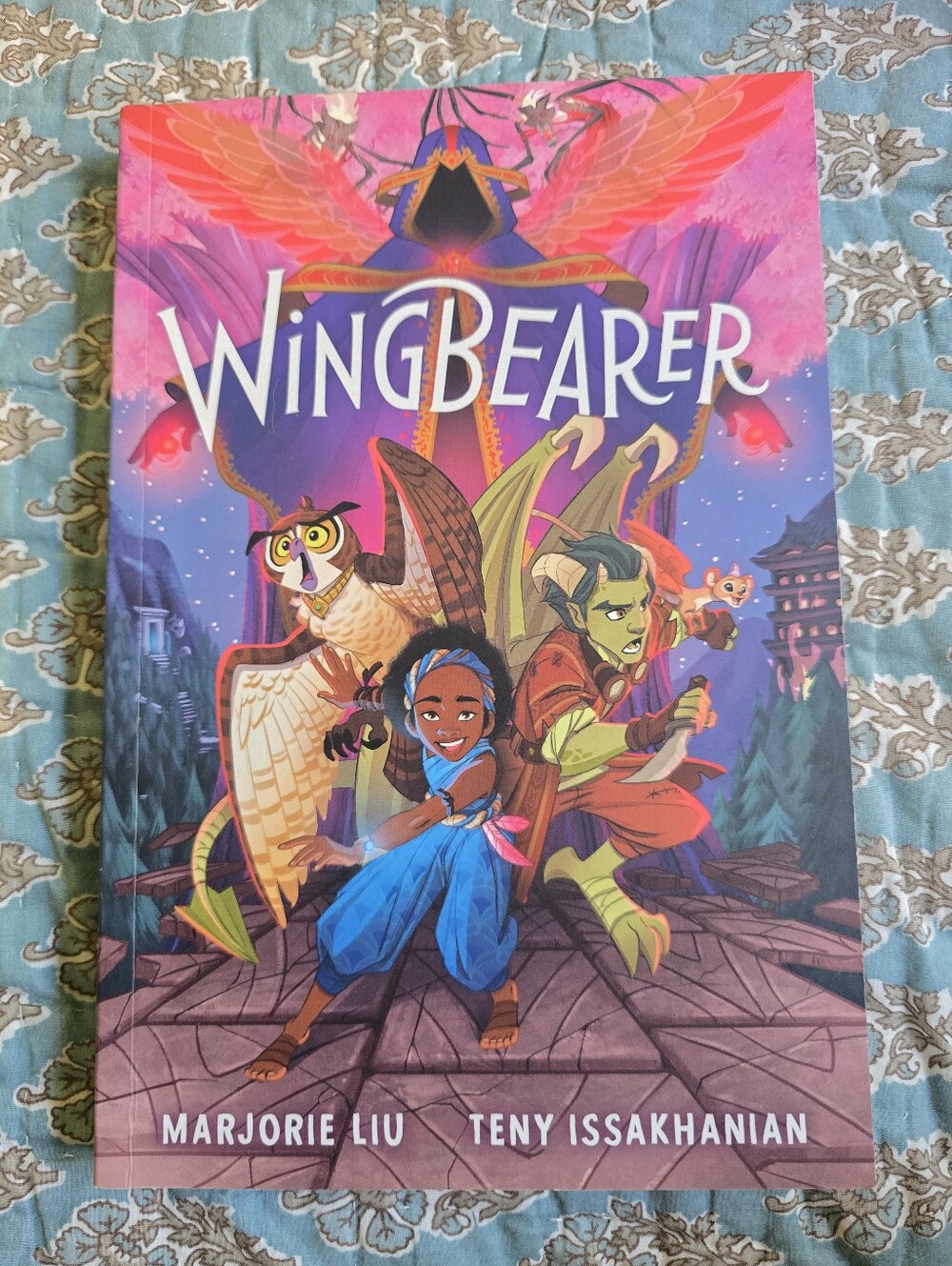 Wingbearer: A Graphic Novel (Wingbearer Saga, 1) (PB, 2022)